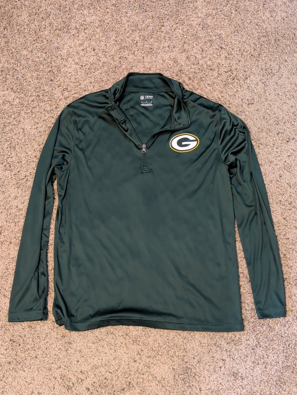 Green Bay Packer Unisex Long-Sleeve Quarter-Zip Pullover with Team Logo Size L